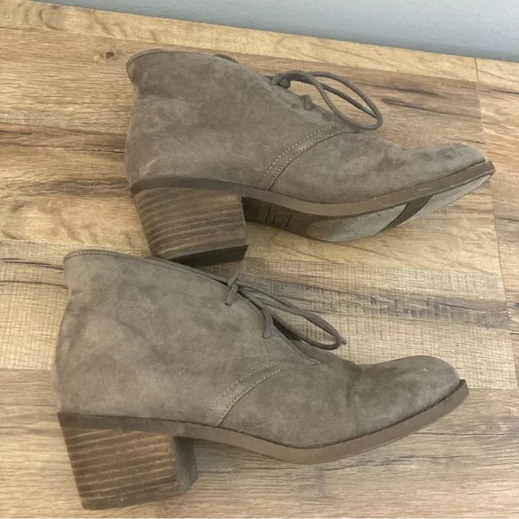 Carlos by Carlos Santana Graham Ankle Bootie - Picture 5 of 7